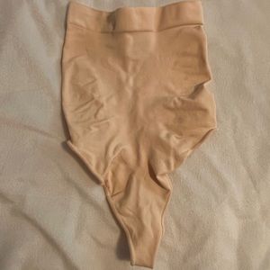 Skims Sculpted Mid-waist Thong